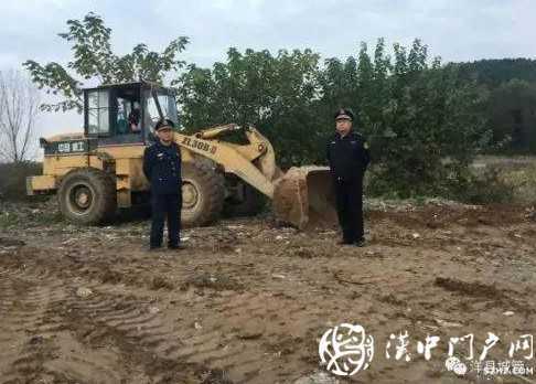 洋縣一土方運輸車擅自傾倒建筑垃圾，渣土辦當即叫停