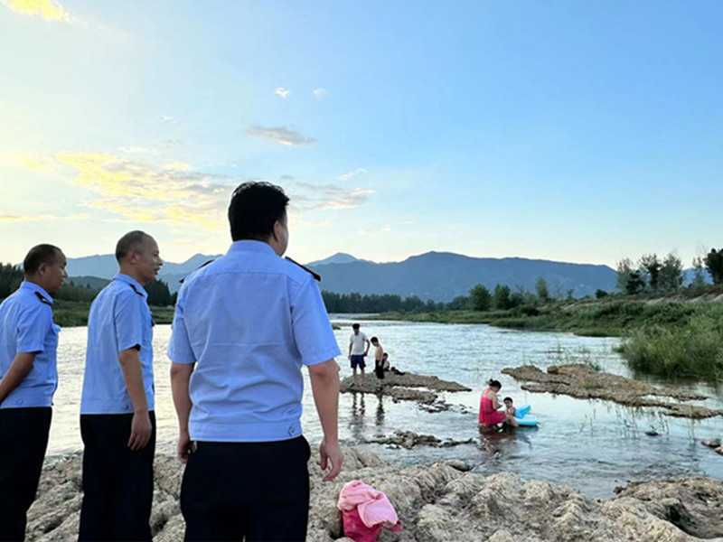 “警”防溺水筑防線  護佑平安度盛夏