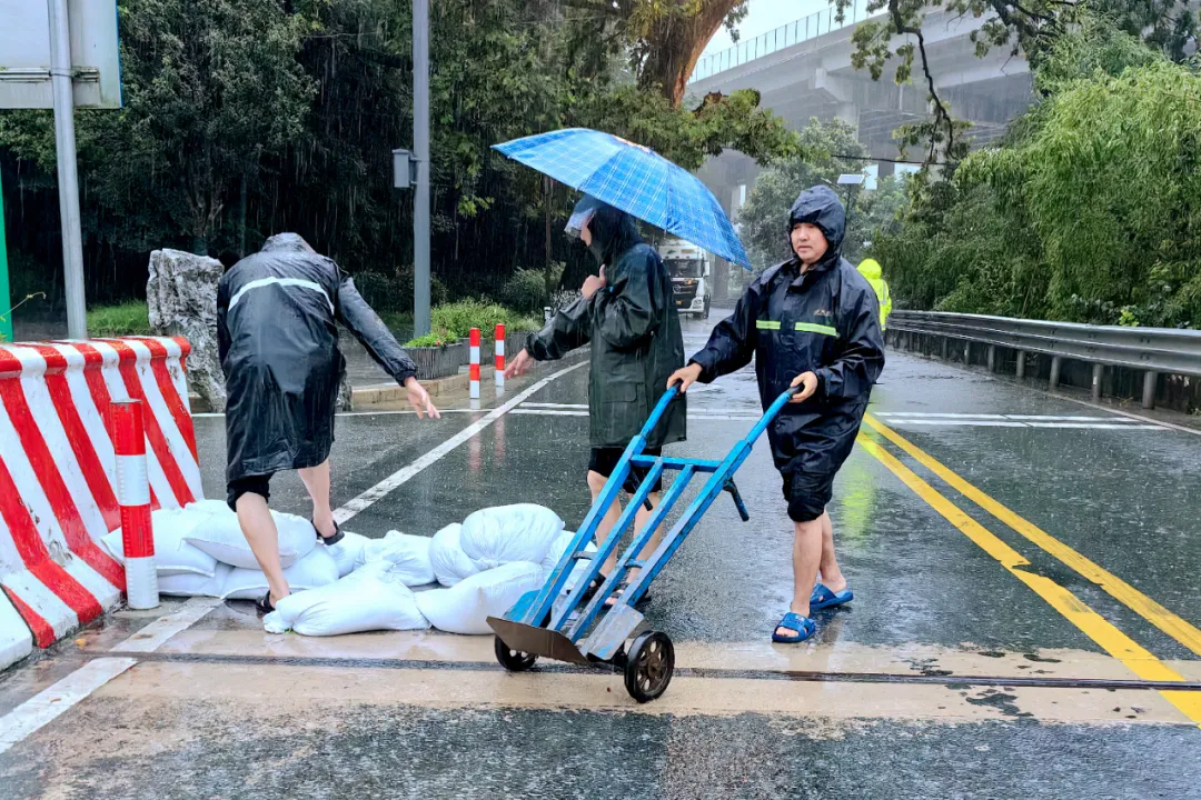 漢中撤離7349戶17513人，多條道路交通管制