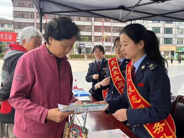 李振峰：縱橫正有凌云筆——讀朱軍長篇小說《藍色經緯》